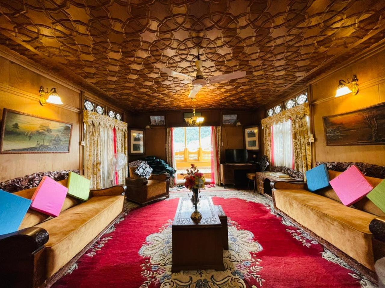 New Sea Palace Houseboats Srīnagar Extérieur photo