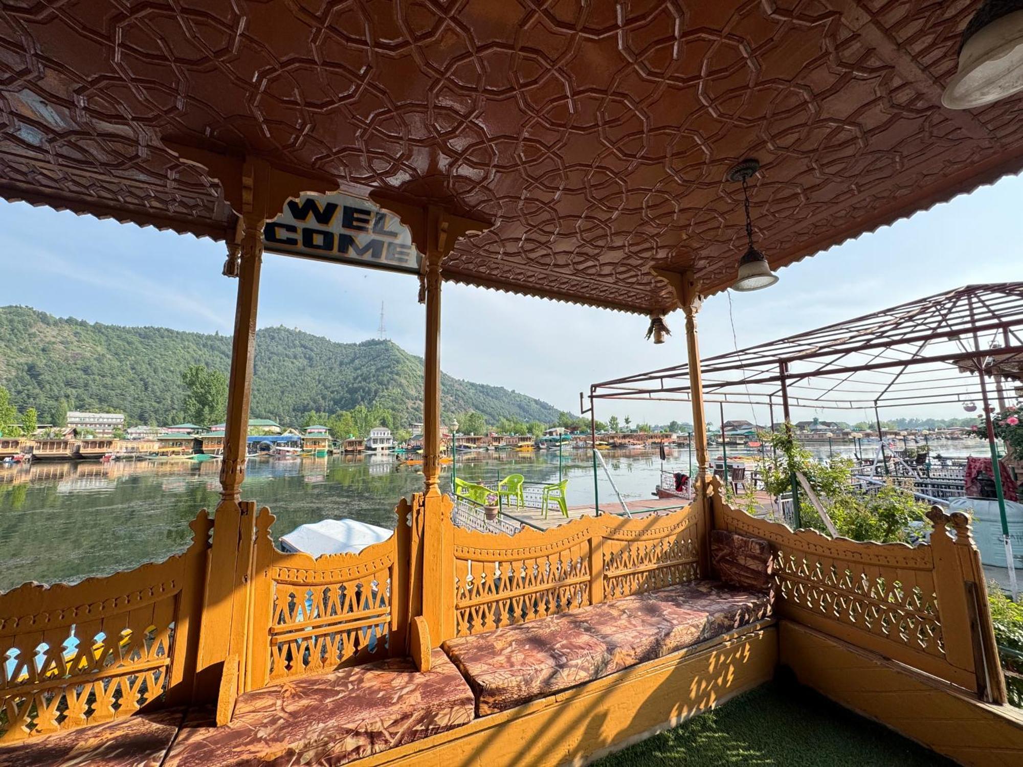 New Sea Palace Houseboats Srīnagar Extérieur photo