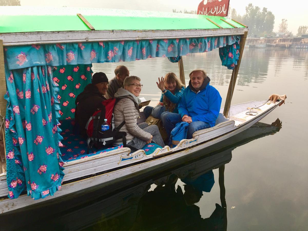 New Sea Palace Houseboats Srīnagar Extérieur photo