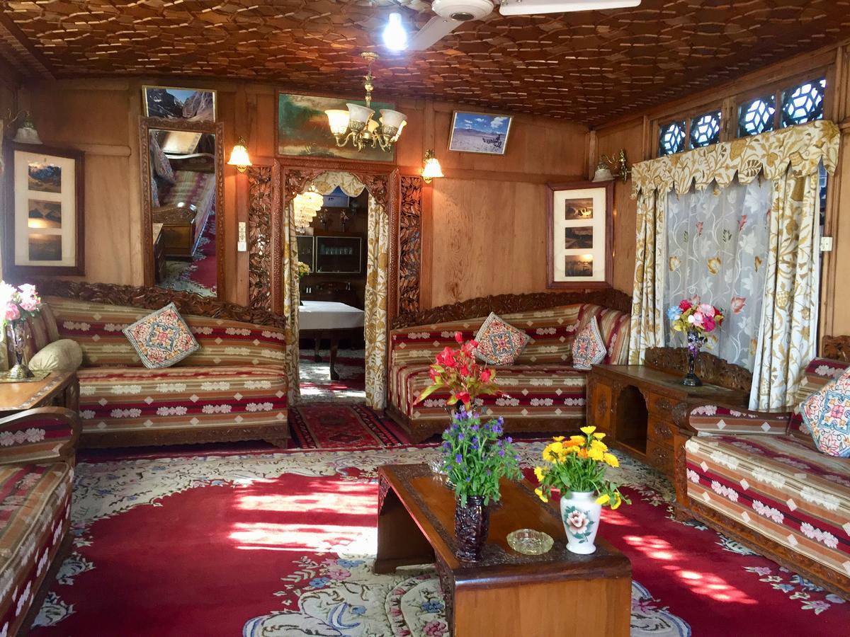 New Sea Palace Houseboats Srīnagar Extérieur photo