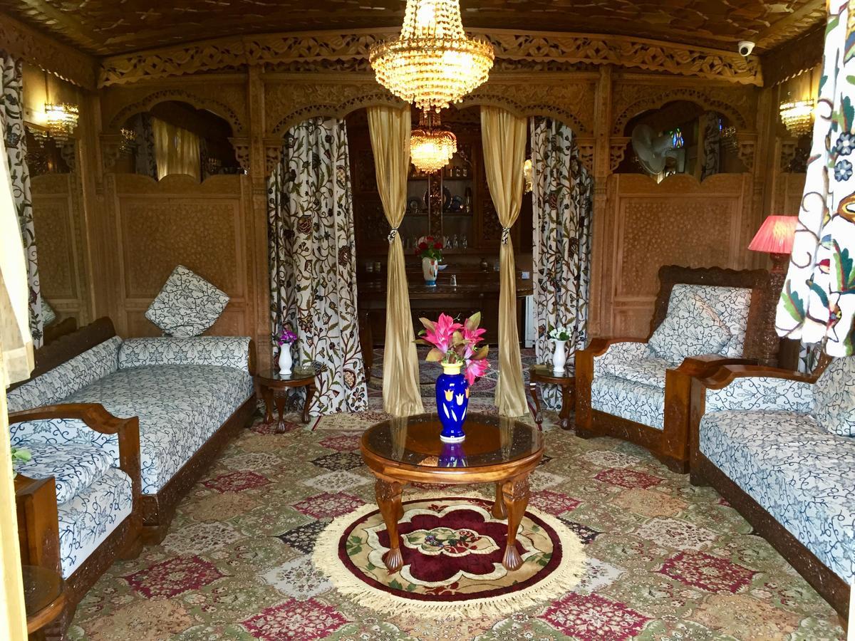 New Sea Palace Houseboats Srīnagar Extérieur photo