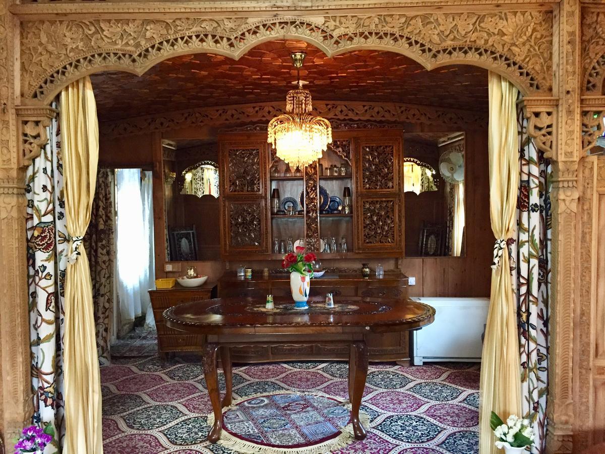 New Sea Palace Houseboats Srīnagar Extérieur photo
