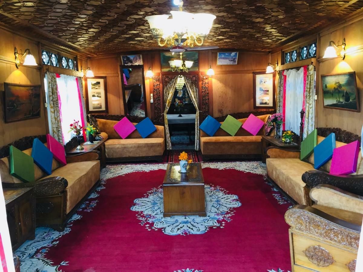 New Sea Palace Houseboats Srīnagar Extérieur photo